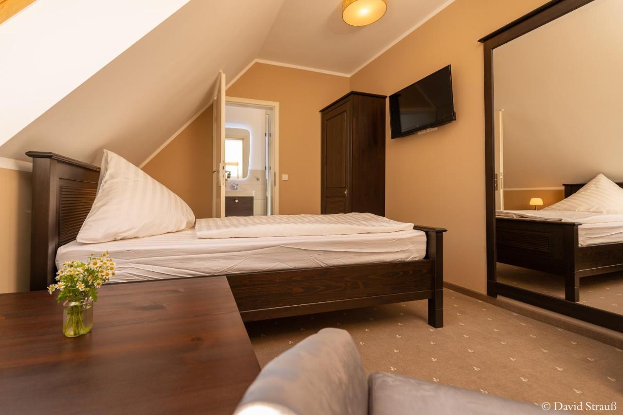 Hotel Wasserschloesschen Naumburg  Ngoại thất bức ảnh