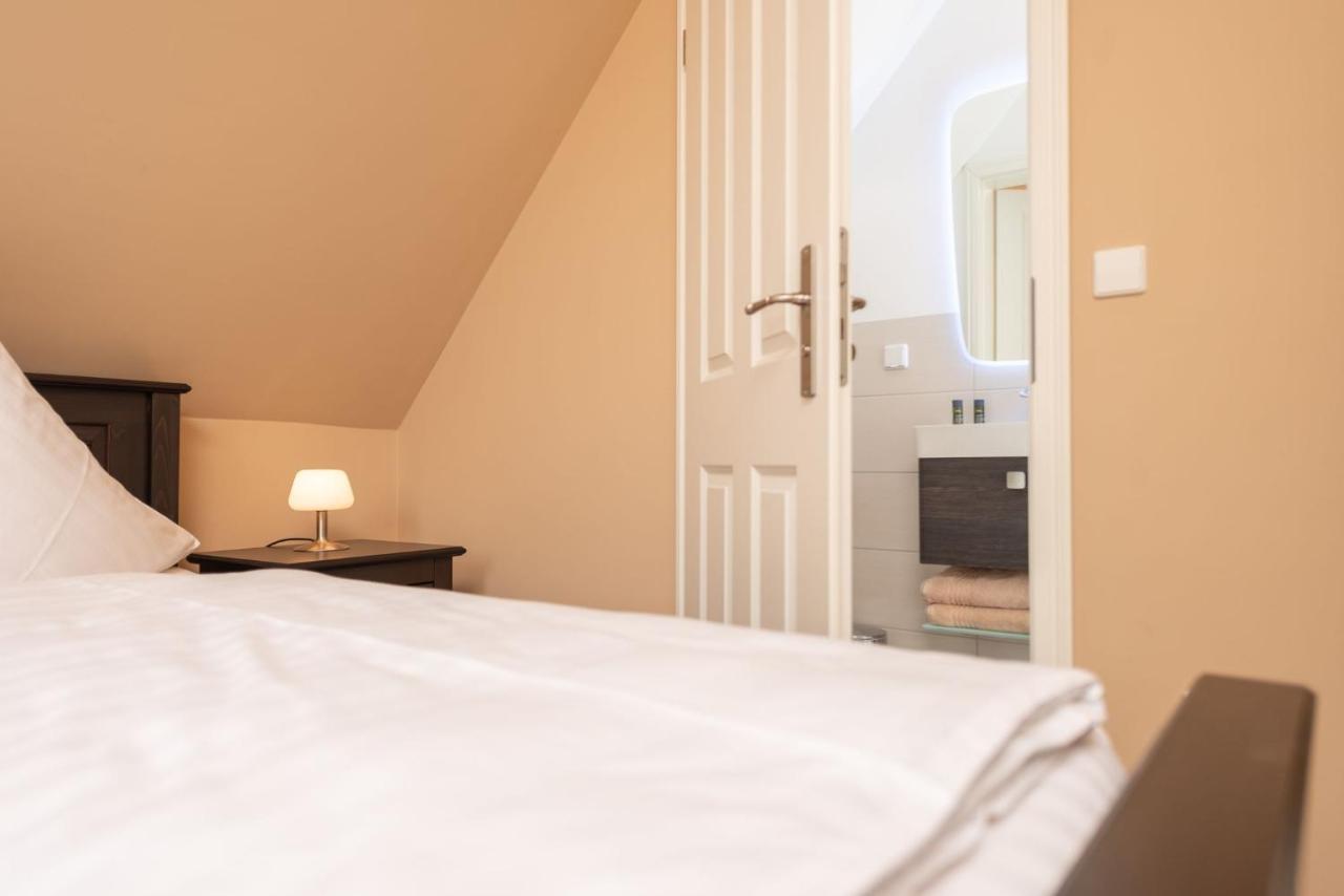 Hotel Wasserschloesschen Naumburg  Ngoại thất bức ảnh