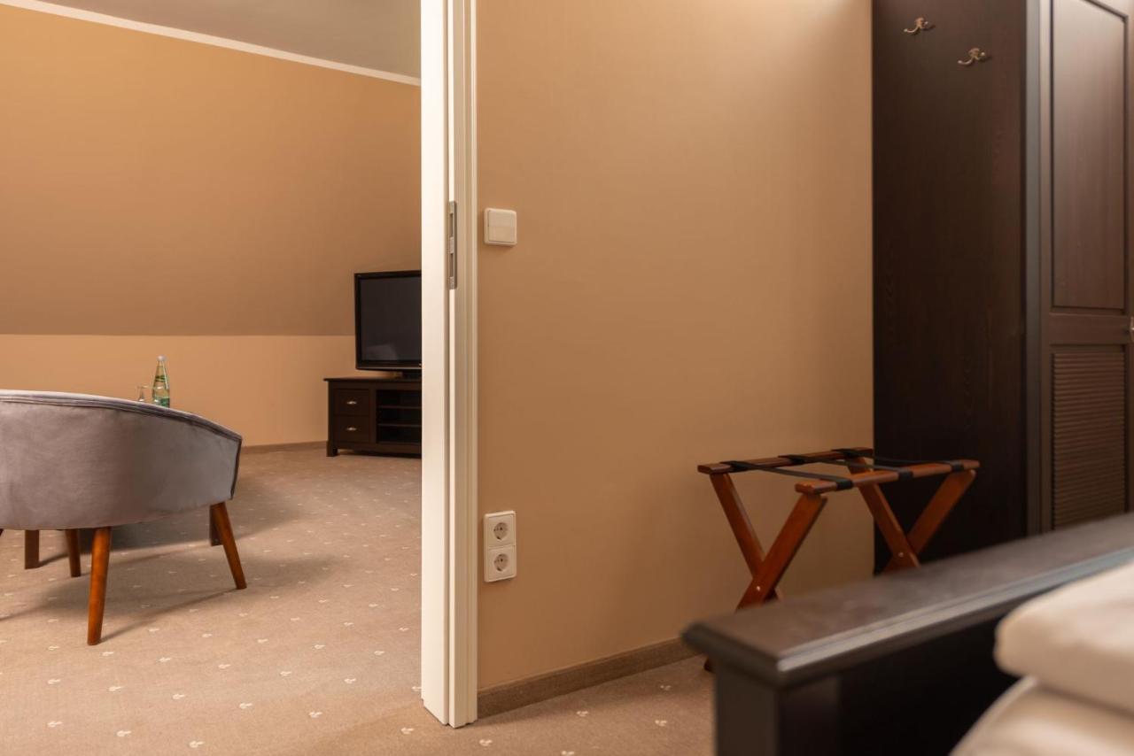 Hotel Wasserschloesschen Naumburg  Ngoại thất bức ảnh